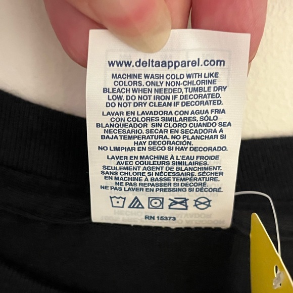 🆕Delta Ring Spun black graphic tee. Size M. NWT. - Picture 8 of 11